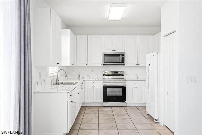 Building Photo - 7070 Venice Way