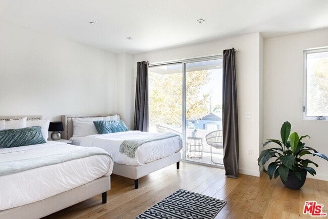 Building Photo - 1723 S Durango Ave