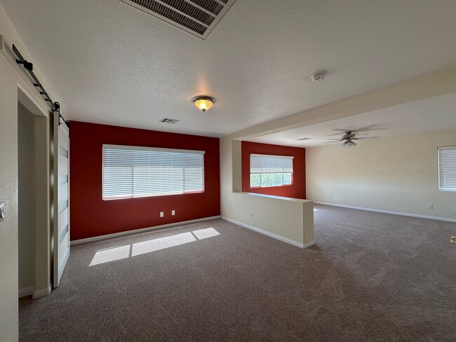 Building Photo - Summerlin Beauty