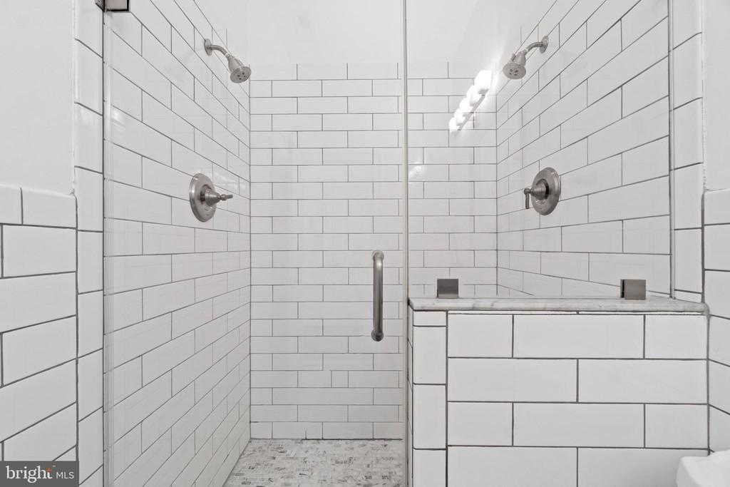 Building Photo - 1429 Clifton St NW