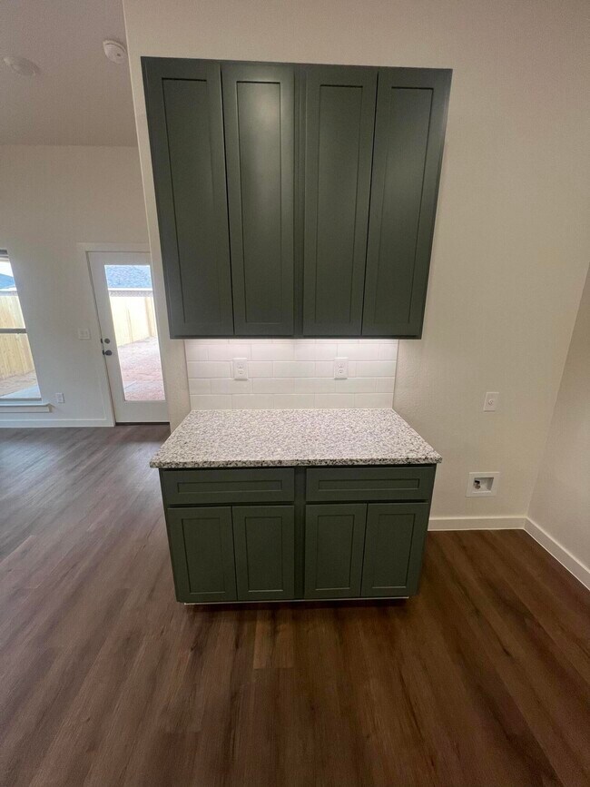 Building Photo - 13831 Gary Ave