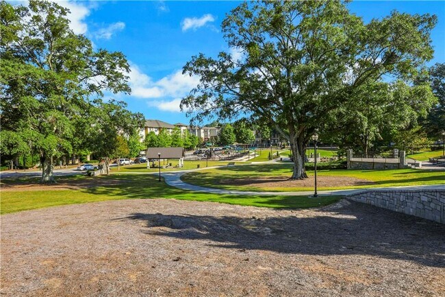 Building Photo - 1954 Sanford Dr