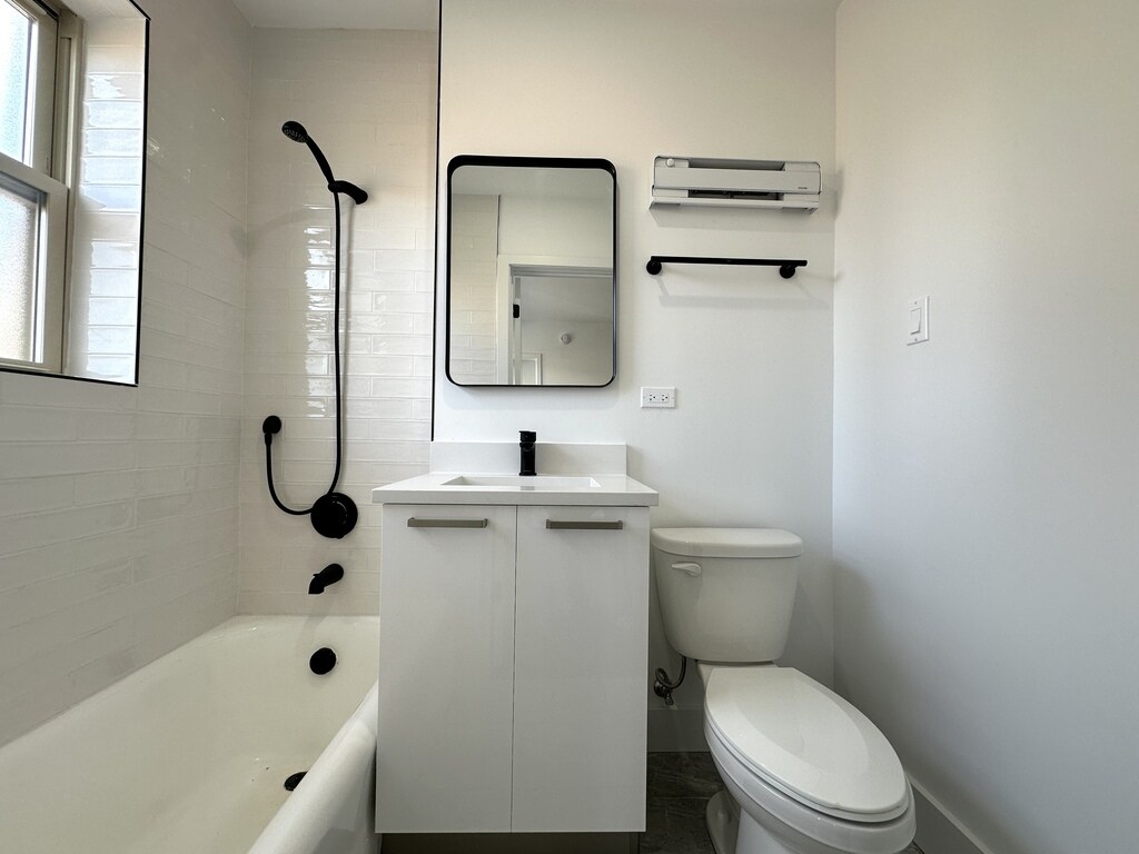 Building Photo - 1553 W Hollywood Ave