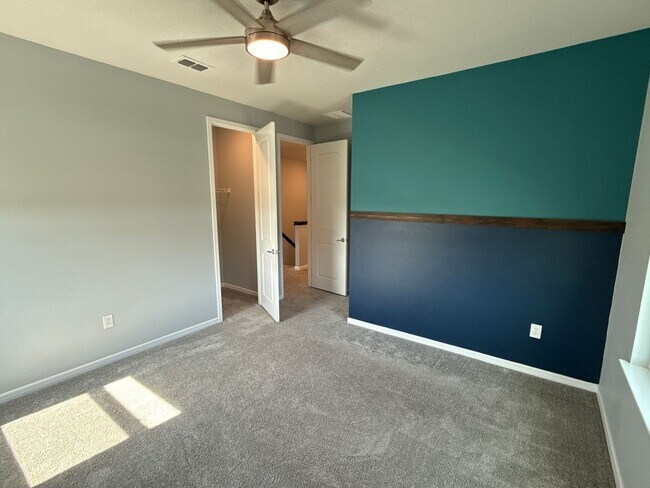 Building Photo - 12970 Brookside Moss Dr