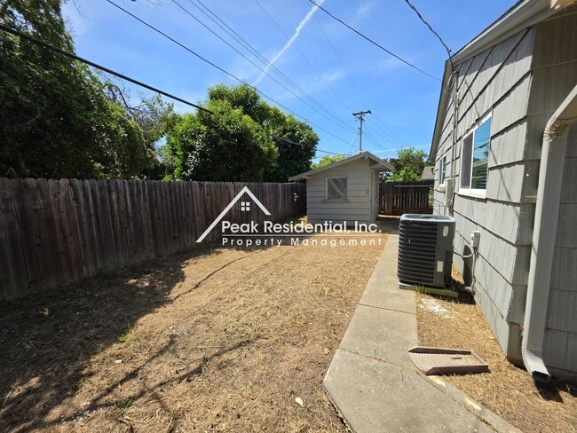 Building Photo - Very Nice 3bd/1.5ba House!