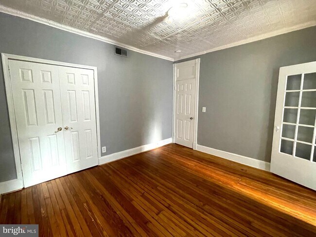 Building Photo - 3540 Warder St NW