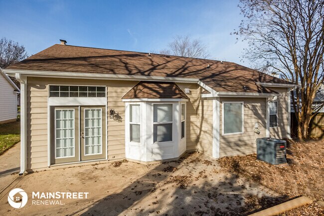 Building Photo - 1726 Gordon Walters Dr