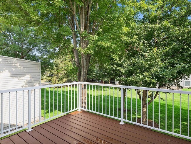 Building Photo - 2085 St Johns Ct