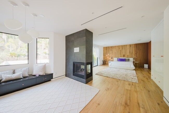 Building Photo - 25879 Chalmers Pl