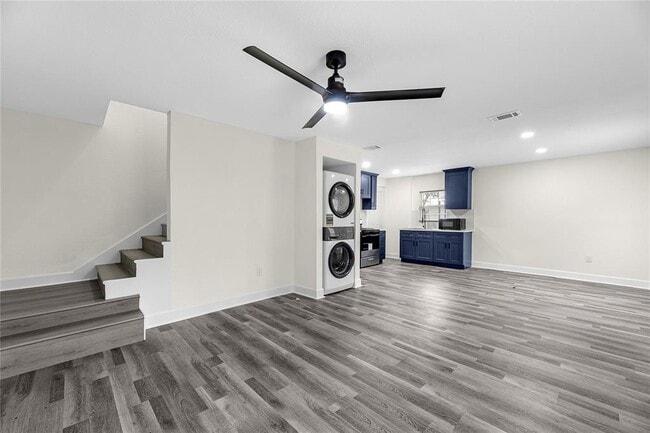 Building Photo - 7616 Grahamcrest Dr