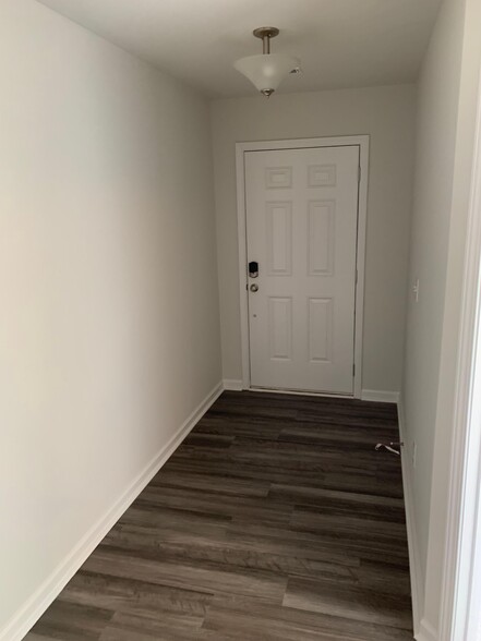 Building Photo - 5316 Daydream Dr