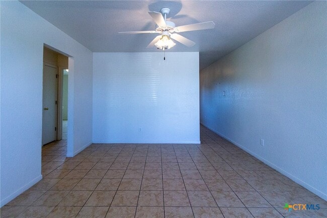 Building Photo - 400 Justin Ln