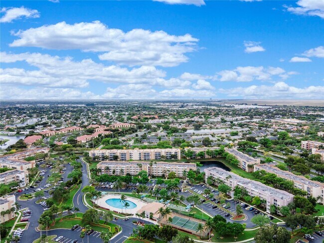 Building Photo - 9599 Weldon Cir