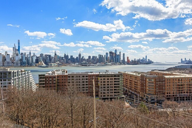 Building Photo - 6040 BLVD E