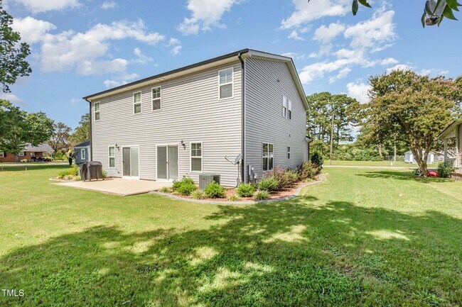 Building Photo - 205 S Walnut St