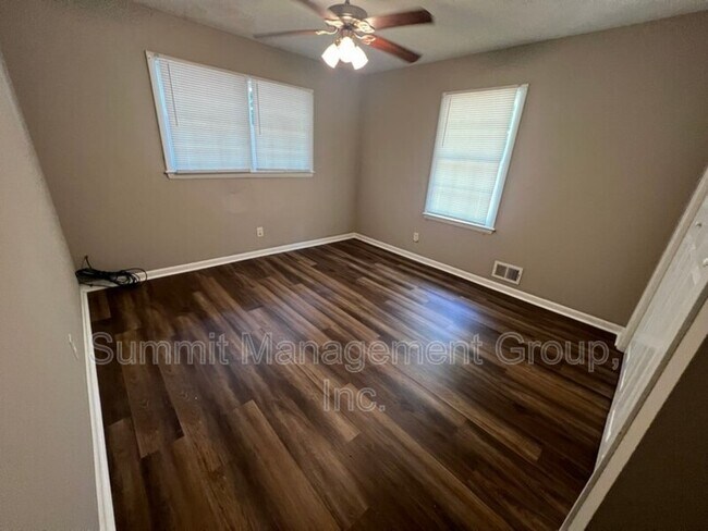 Building Photo - 8107 Cardav Ct SE