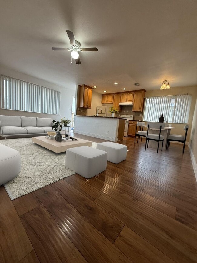 Primary Photo - Charming 2-Bedroom Condominium for Rent in Gated Community!**