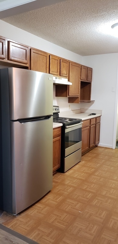 Building Photo - 618 W Horah St