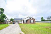 Building Photo - COMING SOON-3 Bedroom 2 Bathroom Home- Pets Considered