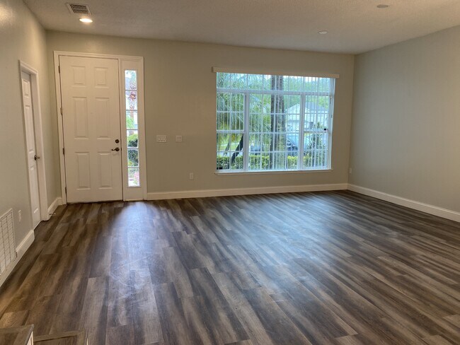 Building Photo - 1722 White Heron Bay Cir