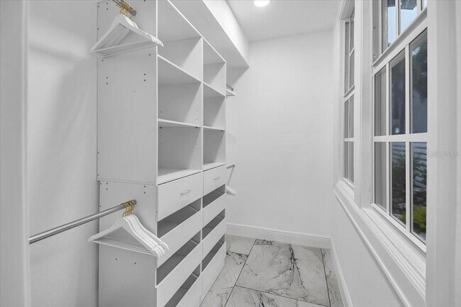 Building Photo - 115 Edmondson Ave
