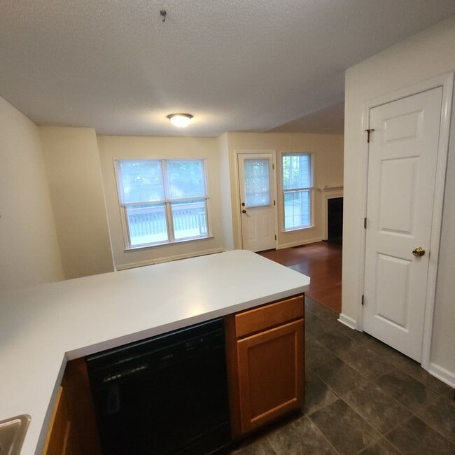 Building Photo - One Level House with An Open FloorPlan FOR...