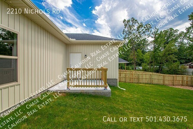 Building Photo - 2210 Nichols Rd