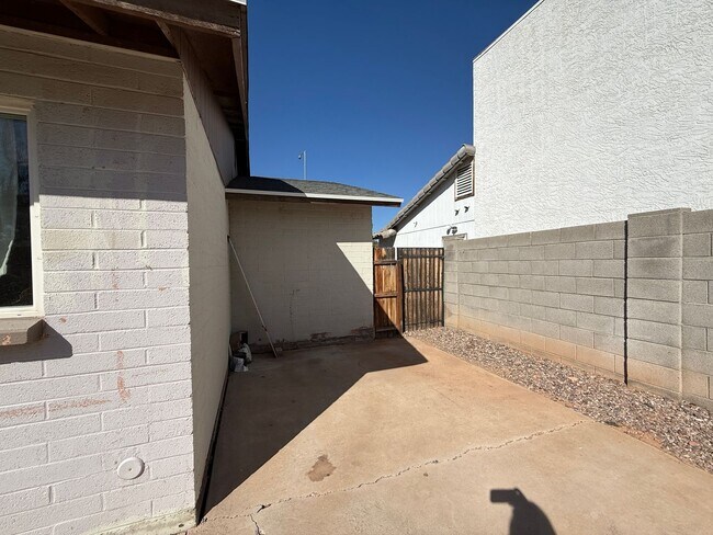 Building Photo - Knoell Mesa for rent!