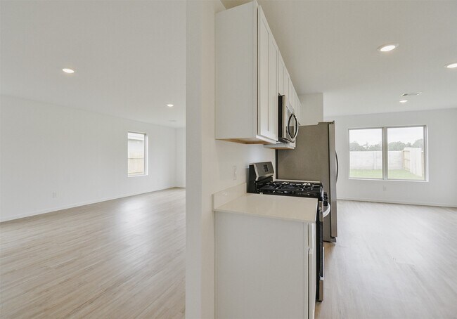 Building Photo - 18546 Cepagatti Dr