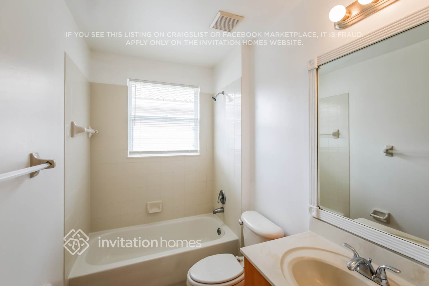 Building Photo - 5115 Crescent Moon Dr