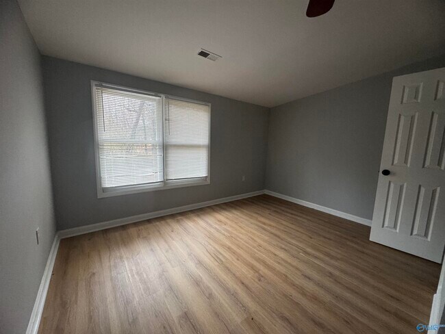 Building Photo - 108 Suffolk Dr