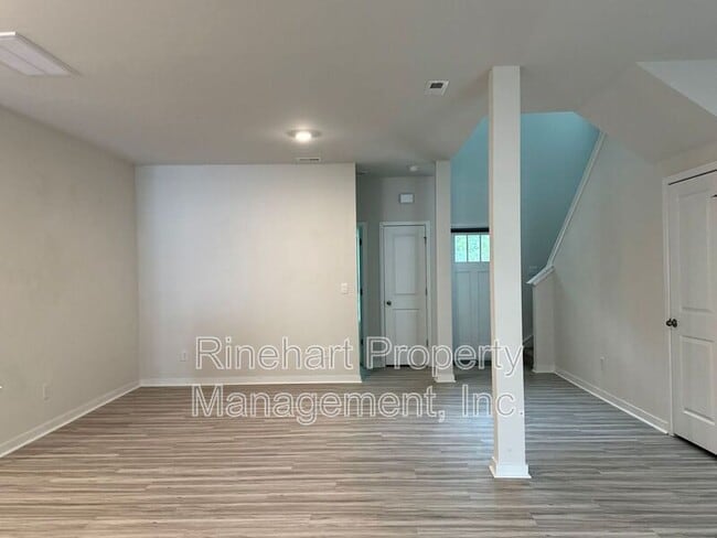 Building Photo - 328 Ginsberg Rd