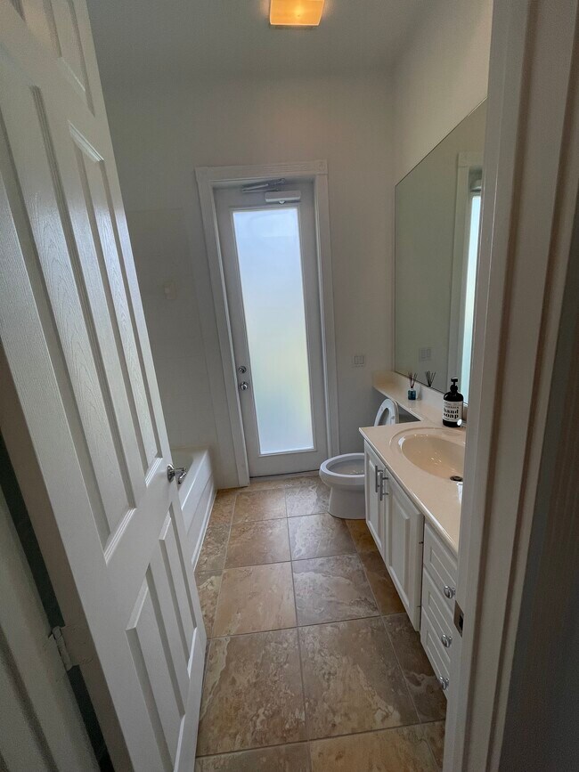 Building Photo - 28308 Moray Dr
