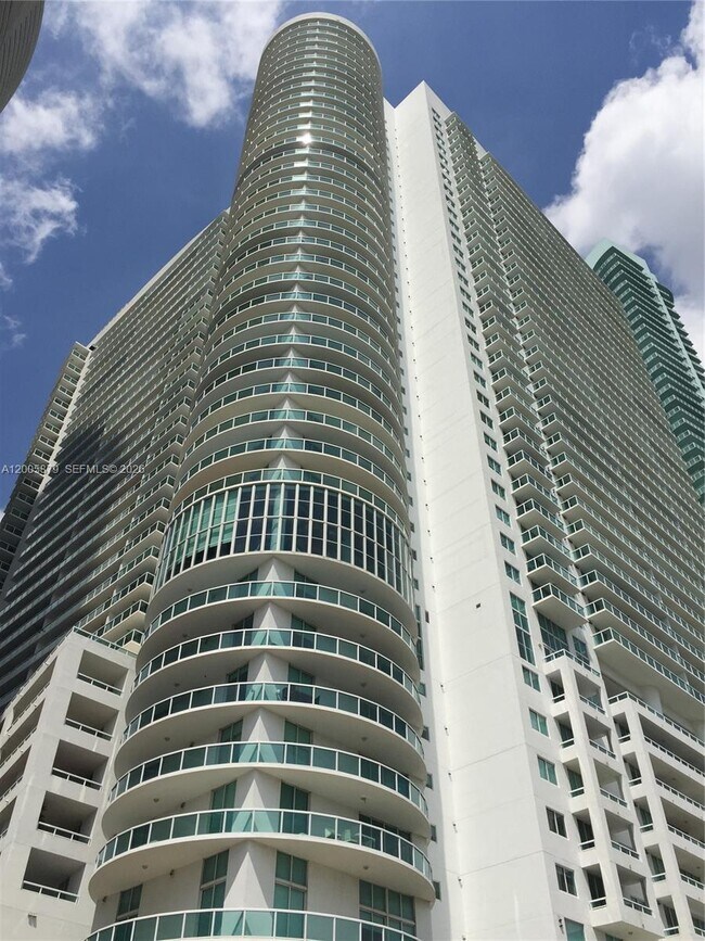 Building Photo - 1800 N Bayshore Dr