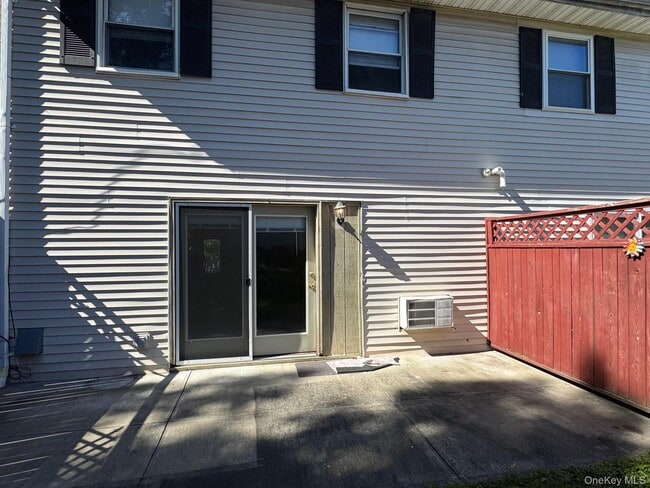 Building Photo - 9 Patton Dr