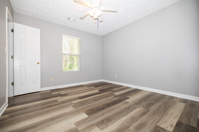 Building Photo - 599 Rivulett Ct