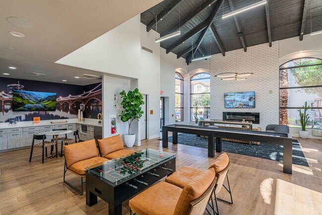 Building Photo - 2155 S 55th St