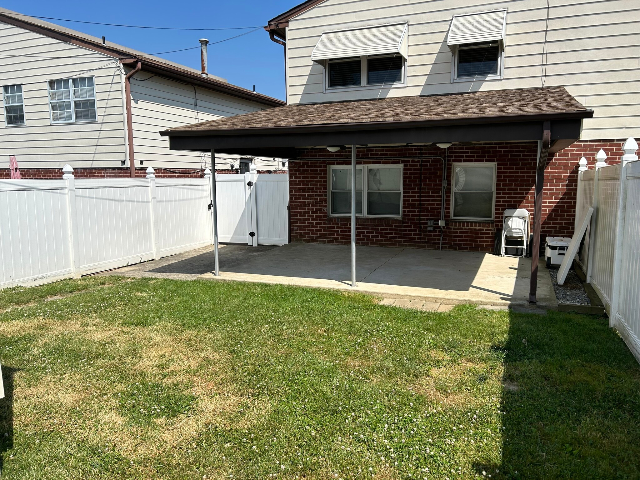 Building Photo - 8124 Ryers Ave