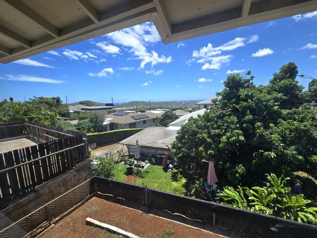Building Photo - Renovated 2br/1ba Halawa Heights Cottage with Pearl Harbor Views!