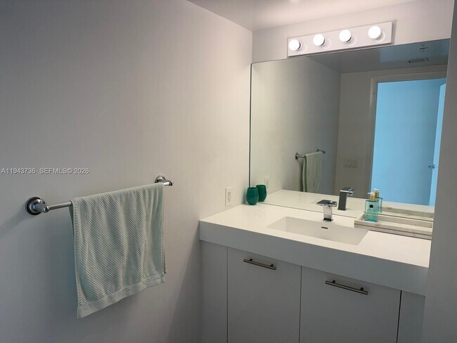 Building Photo - 41 SE 5th St