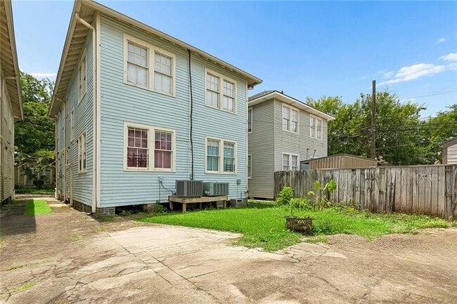 Building Photo - 4429 S Tonti St