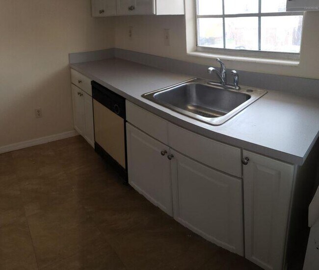 Building Photo - 258 Ulster Ln