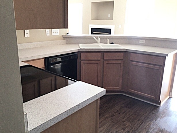 Building Photo - 5 Hessell Ct