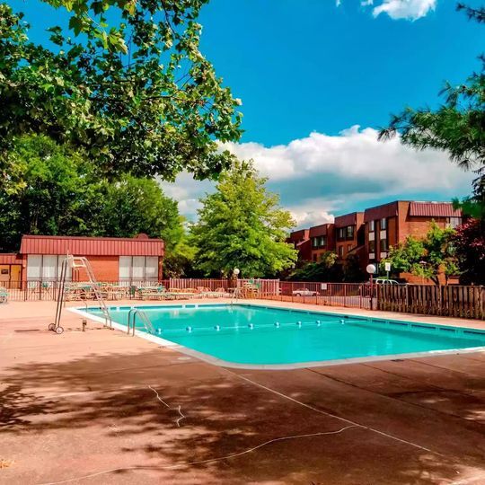 Swimming pool - 100 Roberts Ln