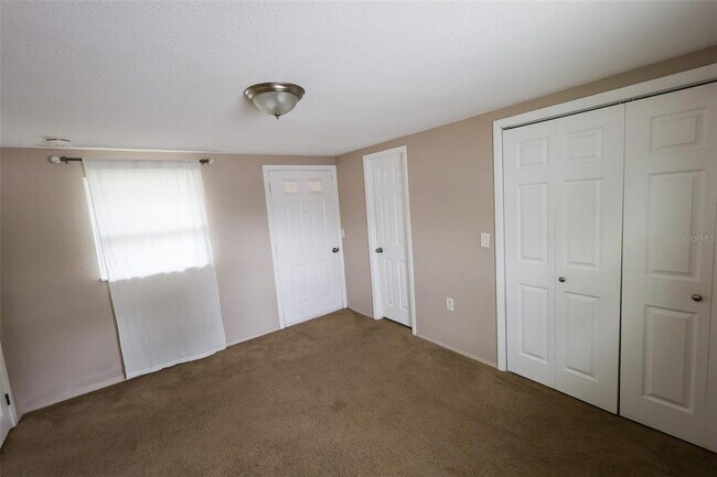 Building Photo - 3349 Silver Hill Dr