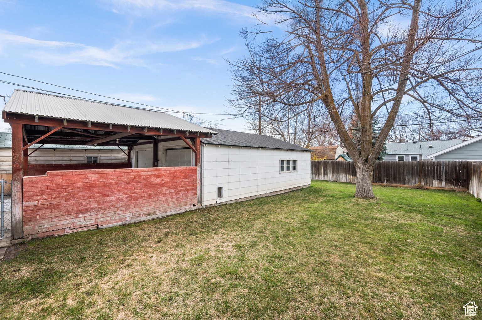 Fenced Backyard - 2792 S Imperial St