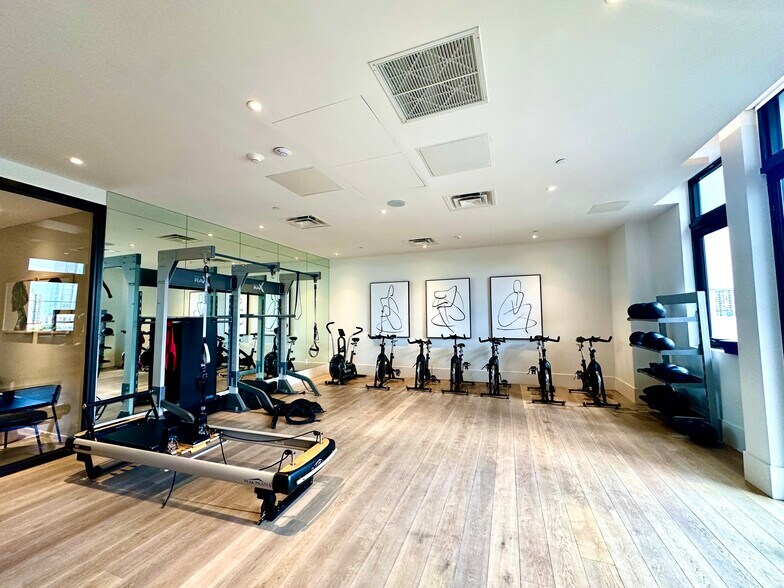 Building Photo - 3026 NW 1st Ave