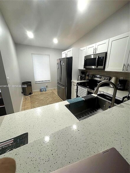 Building Photo - 5482 Lakewood Cir S