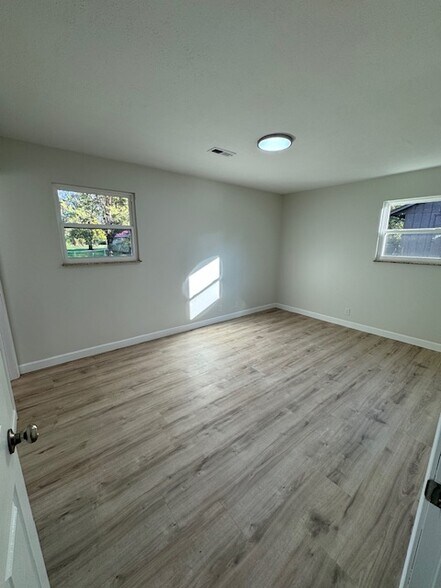 Building Photo - 1140 Roswell Rd