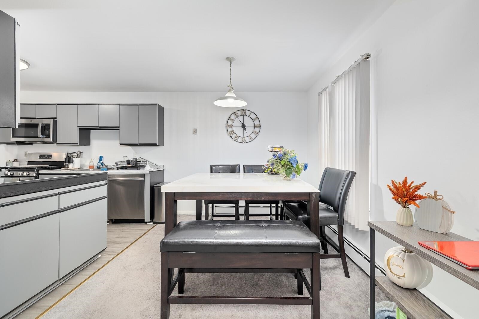 Building Photo - 5 Riverview Ct